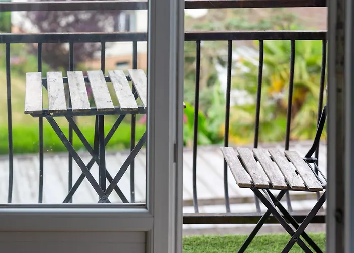 Le Leon 13 Joli Avec Balcon Situe A